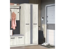 Karolina's closet